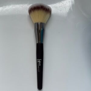 It Cosmetics Jumbo Powder Brush
